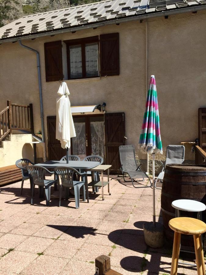 Le Chateau Des Orres Apartment Лез Ор Екстериор снимка