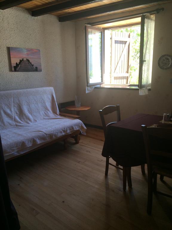 Le Chateau Des Orres Apartment Лез Ор Екстериор снимка